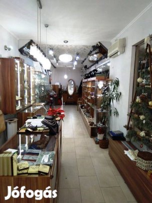 Veszprém - Üzlethelyiség a Kossuth utcán!!!