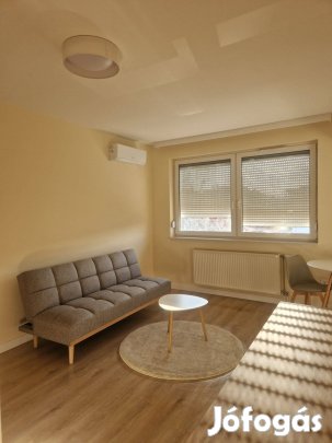 Veszprémben a Vécsey utcában gyönyörű garzon eladó