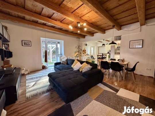 Veszprémi 178 nm-es ház eladó