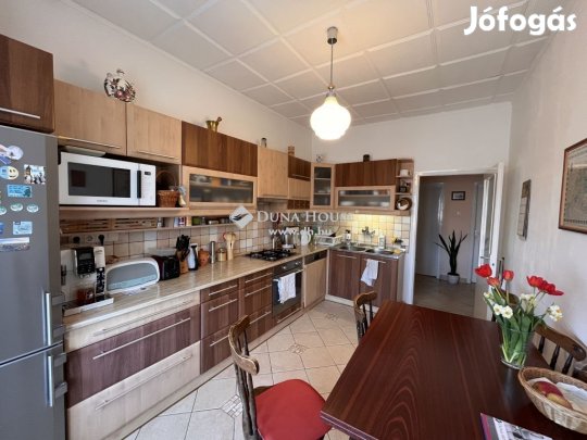 Veszprémi 190 nm-es ház eladó