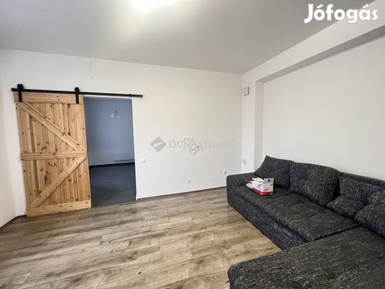 Veszprémi 37 nm-es ház eladó