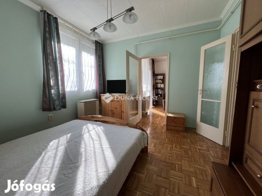 Veszprémi 53 nm-es lakás eladó