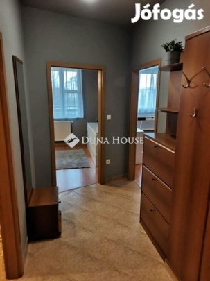 Veszprémi 56 nm-es lakás eladó