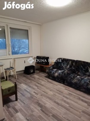 Veszprémi 67 nm-es lakás eladó