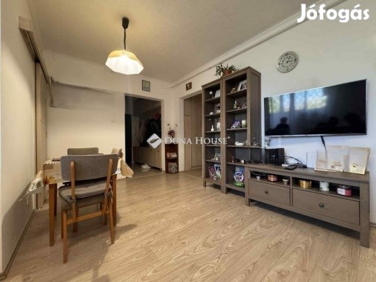 Veszprémi 68 nm-es lakás eladó