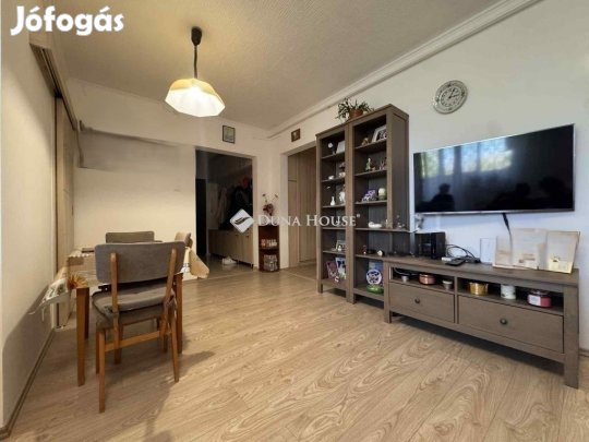 Veszprémi 68 nm-es lakás eladó