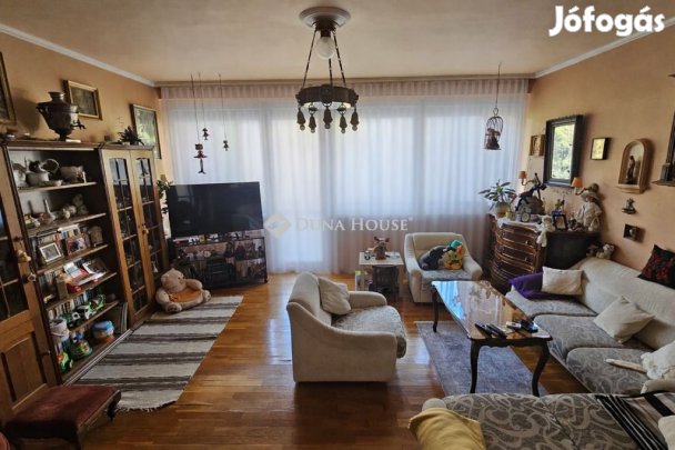 Veszprémi 95 nm-es ház eladó