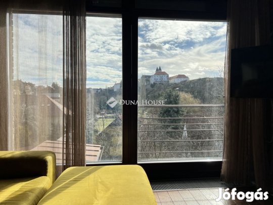 Veszprémi eladó 180 nm-es ház