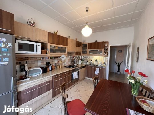 Veszprémi eladó 190 nm-es ház