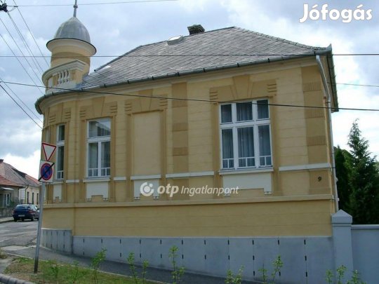 Veszprémi eladó 210 nm-es ház