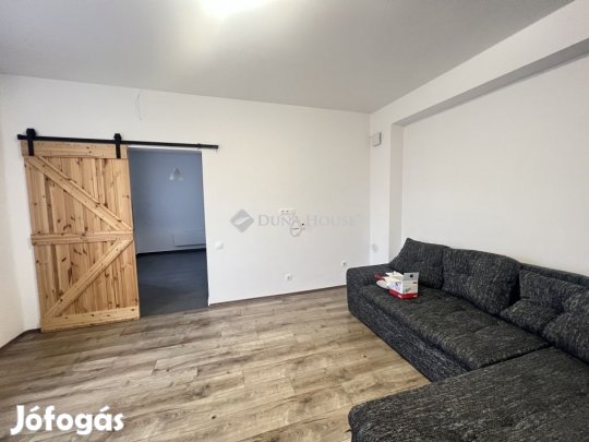 Veszprémi eladó 37 nm-es ház