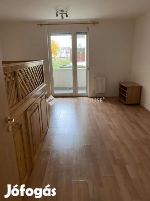 Veszprémi eladó 39 nm-es lakás