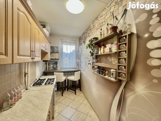 Veszprémi eladó 52 nm-es lakás