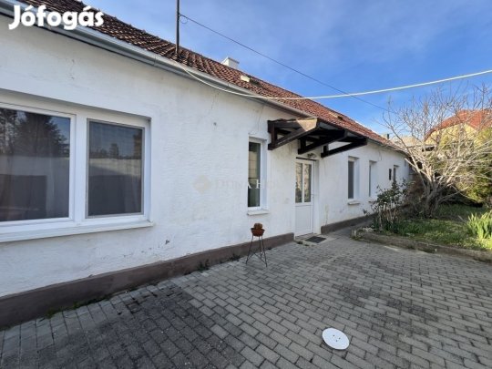 Veszprémi eladó 67 nm-es ház
