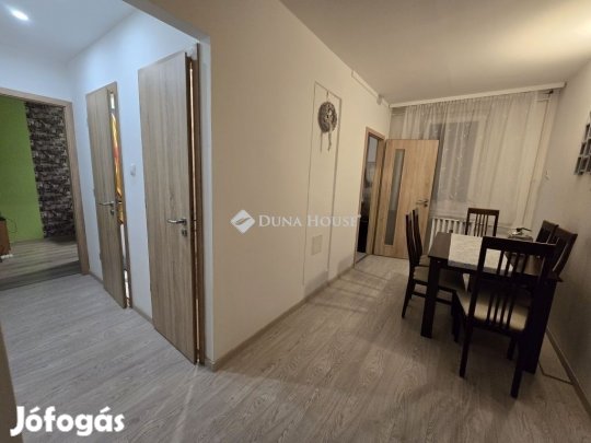 Veszprémi eladó 70 nm-es lakás