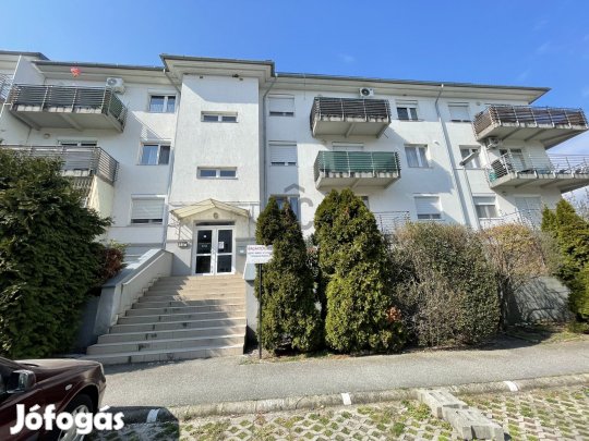 Veszprémi eladó tégla társasházi lakás