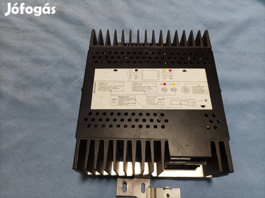 Veterán Porsche 928 Blaupunkt erősítő.