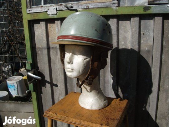 Veterán alu Kiskőrösi bukósisak