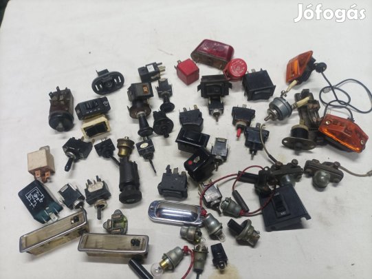 Veterán autó elektromos alkatrészek egyben.