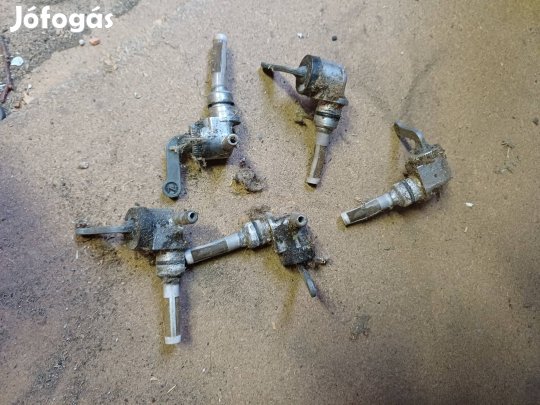 Veterán jármű benzincsap.