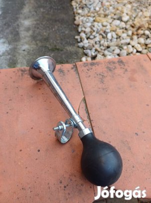 Veterán jármű töf-töf duda.