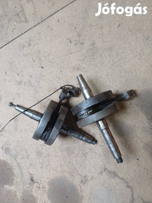 Veterán motor főtengely.