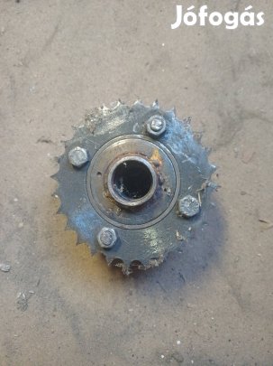 Veterán motor hátsó lánckerék.