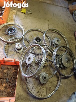 Veterán motor kerék-felni.