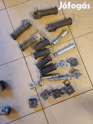 Veterán motor lábtartó.