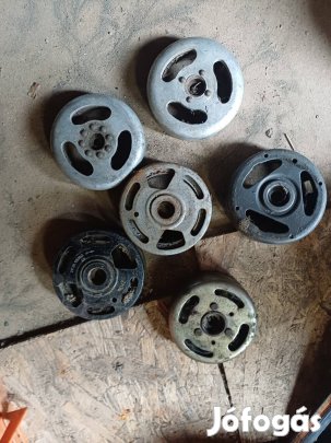 Veterán motor lendkerék.