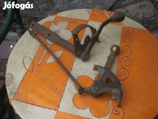 Veterán motorkerékpár tankválto 2 db ismeretlen típus