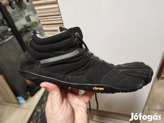 Vibram öt újas cipő 45.