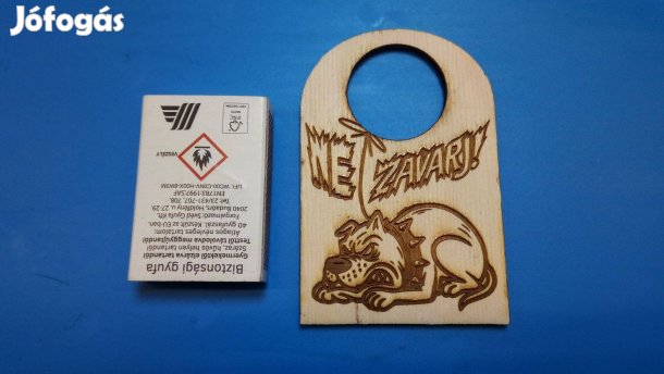 Vicces, humoros "NE Zavarj!" tábla. Ajándék kutyásnak, állatbarátnak