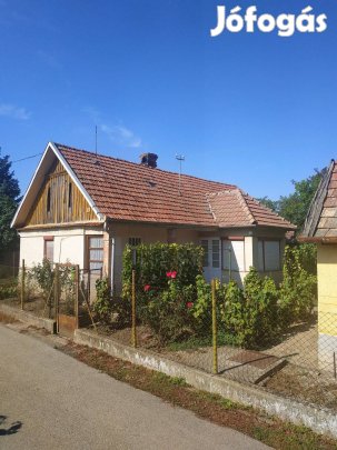 Vidéki ház, borospincével, hatalmas kerttel