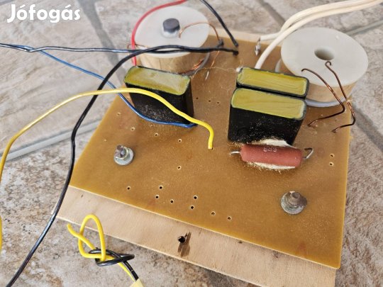 Videoton 3utas hangváltó pár 8ohm