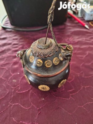 Vietnámi régi füstölő