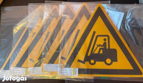 Vigyázat targonca öntapadós matrica