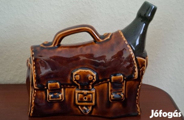 Világhy Árpád kerámia: táska alakú italos üveg, italtartó