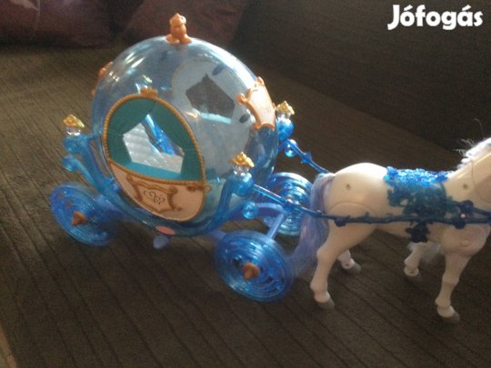 Világító , guruló, csodás lovas hintó