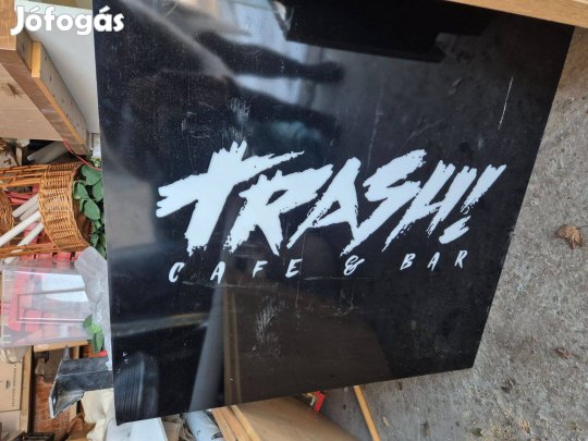 Világító cégtábla