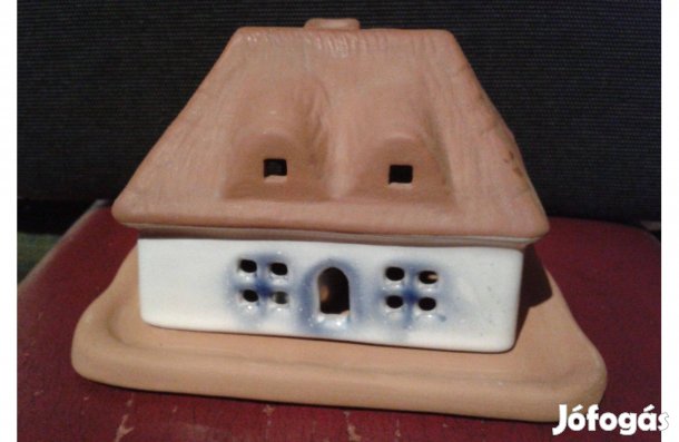 Világítós kerámia házikó mécsessel