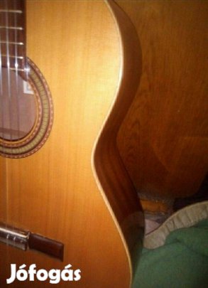 Világmárkás Alhambra szerkezetű gitár 