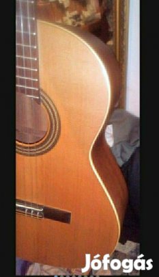 Világmárkás Altamira szerkezetű gitár 