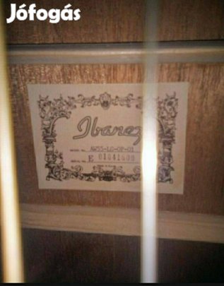 Világmárkás Ibanez szerkezetű gitár 