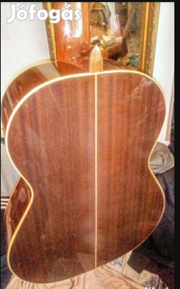 Világmárkás Raimundo szerkezetű gitár 