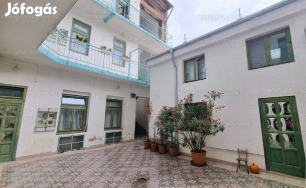 Világos, bútorozott mini garzon - Fecske utca, Csarnok negyed