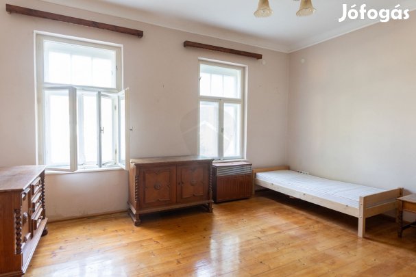 Világos, felújított házrész saját kerttel Biatorbágy egyik legkedvelte