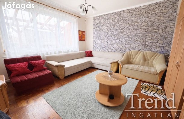 Világos, jó elosztású, két szintes sorház Mezőfalván