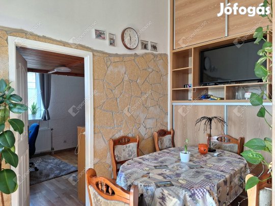 Világos, praktikus, azonnal beköltözhető lakás Fertődön