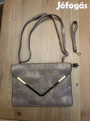 Világos barna, bézs enyhén márványos, műbőr, nagy boríték táska